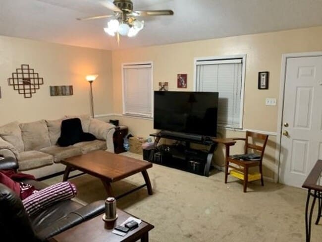 Building Photo - Bryan - 3 Bedroom - 2 Bath -1 vehicle garage - Fenced in back yard - House.