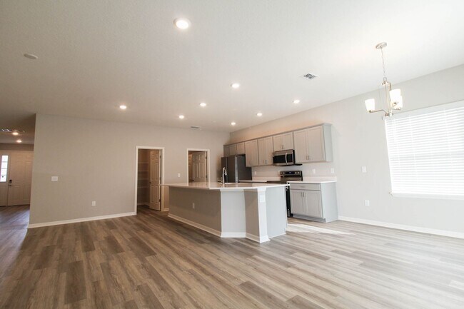 Building Photo - 4510 Rapallo Ave