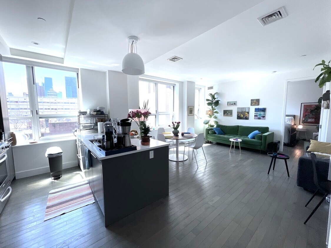 Primary Photo - 416 W 52nd St