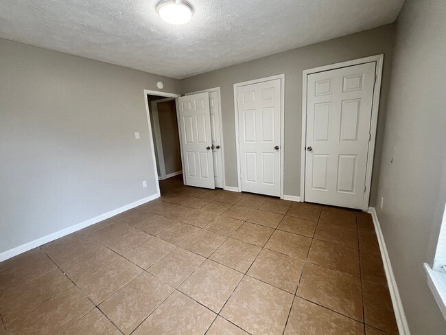 Building Photo - 33 Carlton Pl