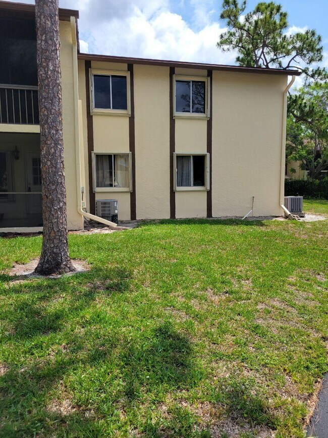 Building Photo - 130 Lake Pine Cir