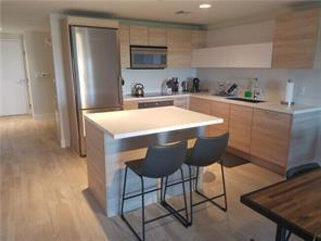 Building Photo - 16385 Biscayne Blvd