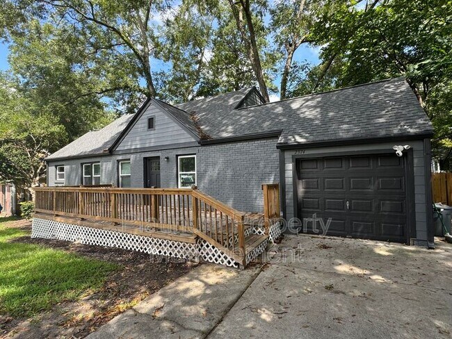 Building Photo - 2374 N Decatur Rd