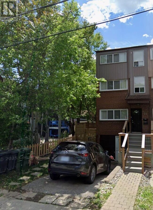 Building Photo - 10 Hamilton St