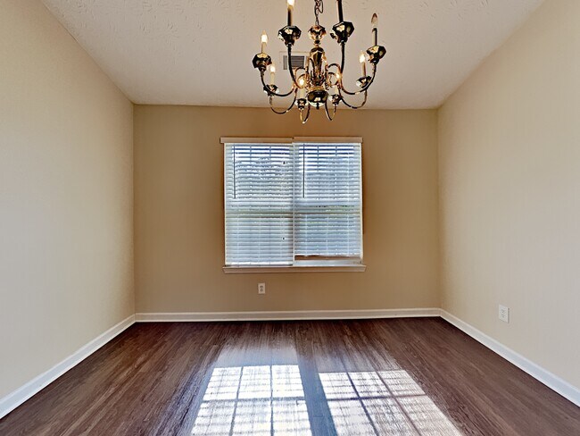 Building Photo - 186 Dean Way