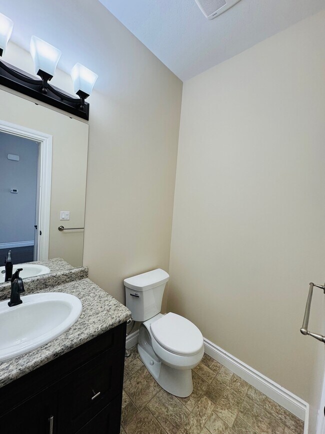 Photo du bâtiment - 8306-8387 87 Ave