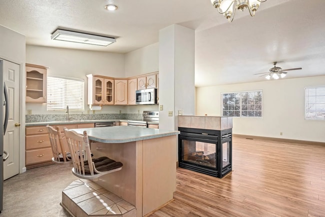 Foto del edificio - 1852 N Wedgewood Ln