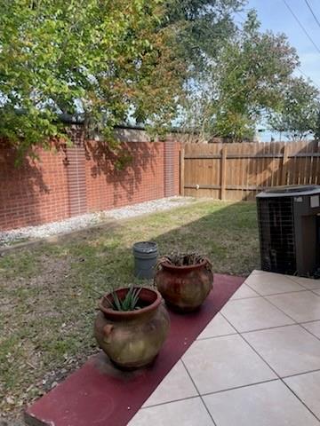 Foto del edificio - 1702 Kemah Oaks Dr