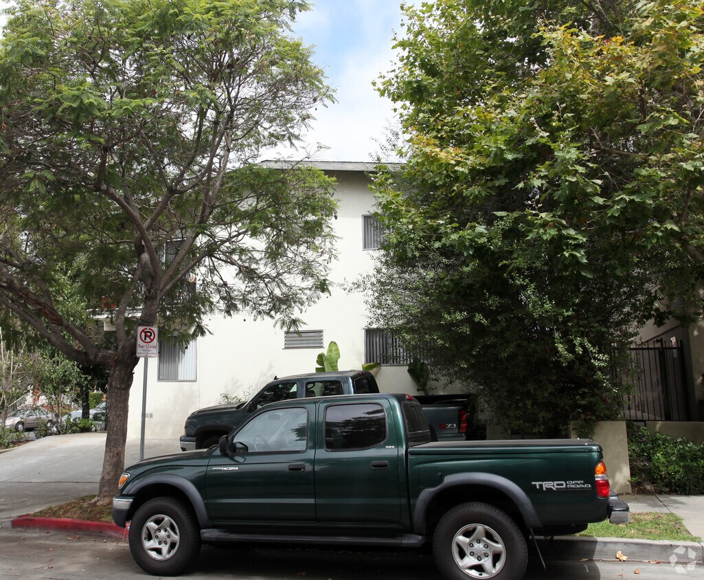 Foto del edificio - 1020 S Barrington Ave
