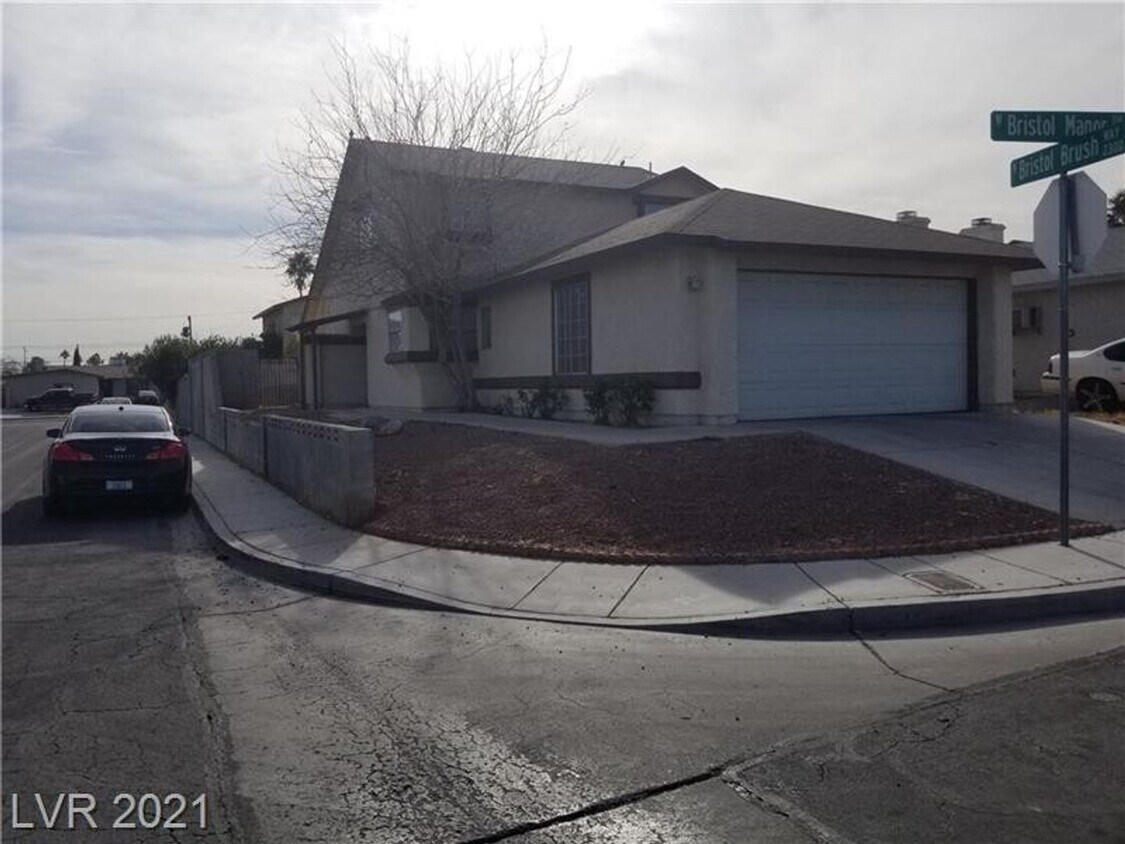 Primary Photo - 4401 W Bristol Manor Dr