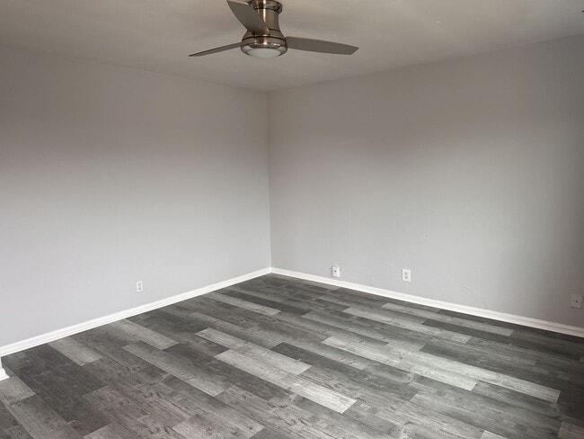 Building Photo - Gorgeously Remodeled Two Bedroom Condo Wit...