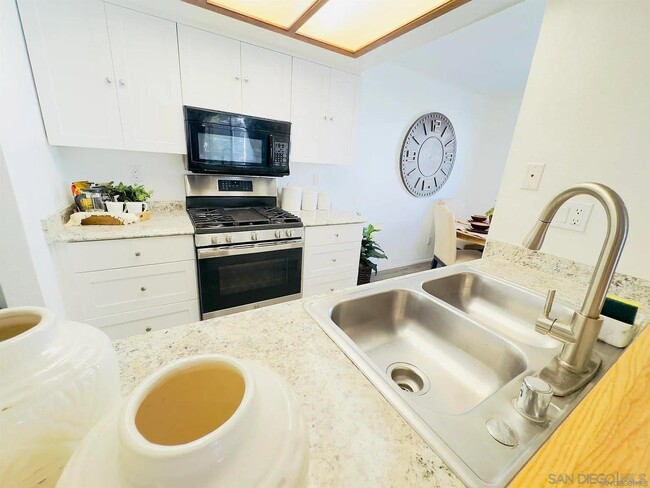 Foto del edificio - 9444 Twin Trails Dr