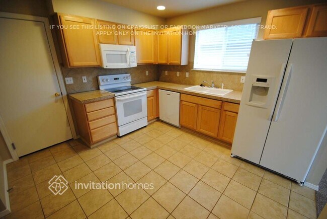 Foto del edificio - 16084 Rose Ln SE