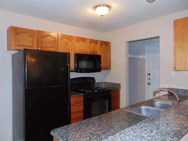 Foto del edificio - 706 Claremont Pkwy