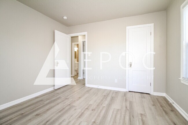 Foto del edificio - 3010 N Fonshill Ave