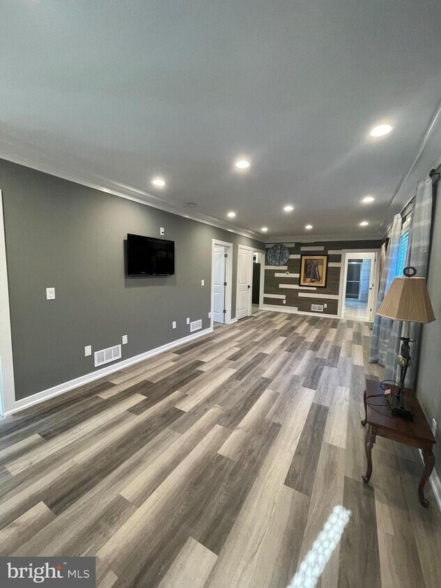 Foto principal - 606 N Warwick Rd