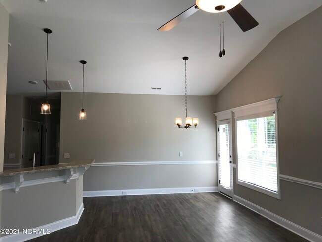 Building Photo - 2304 Sweet Bay Drive.