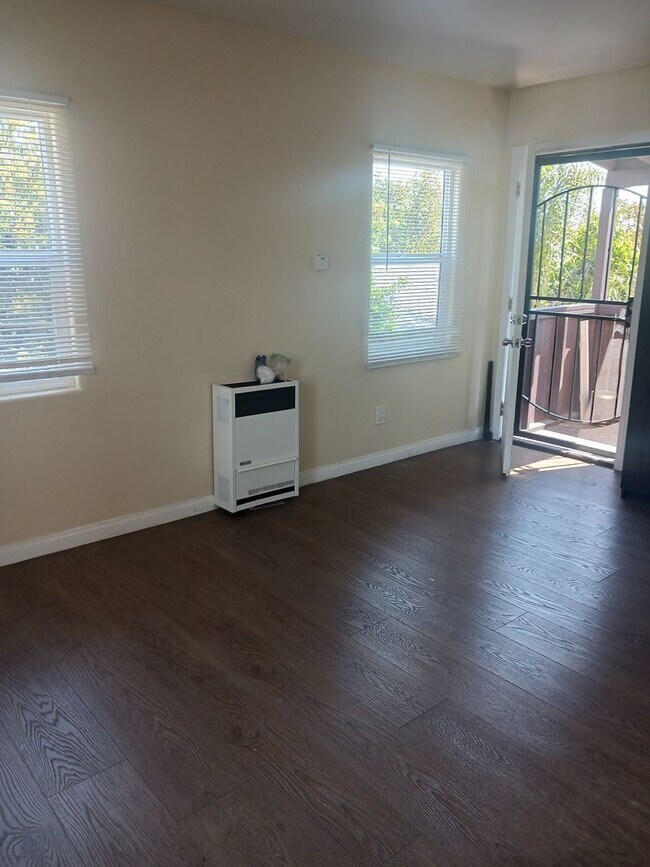 Photo - 149 W 47th Pl Apartment