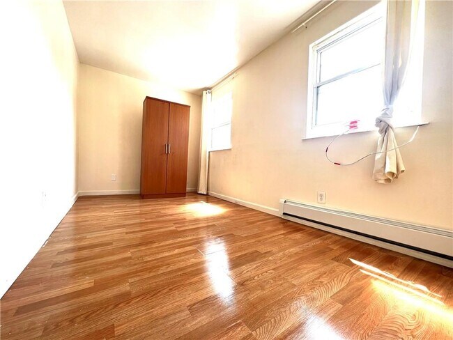 Foto del edificio - 72 Rutherford Pl