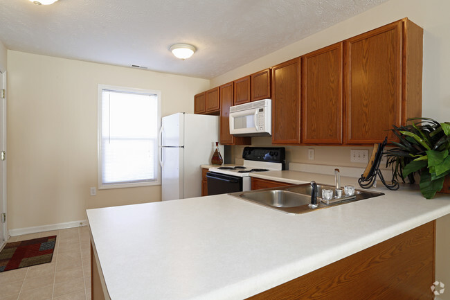 Large counter with breakfast bar - Cumberland Towers