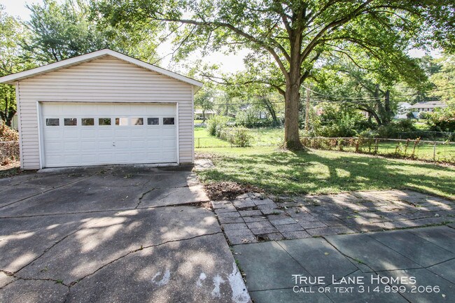 Building Photo - 12316 Santa Maria Dr