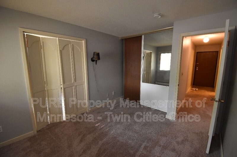 Foto principal - 3850 Plymouth Blvd