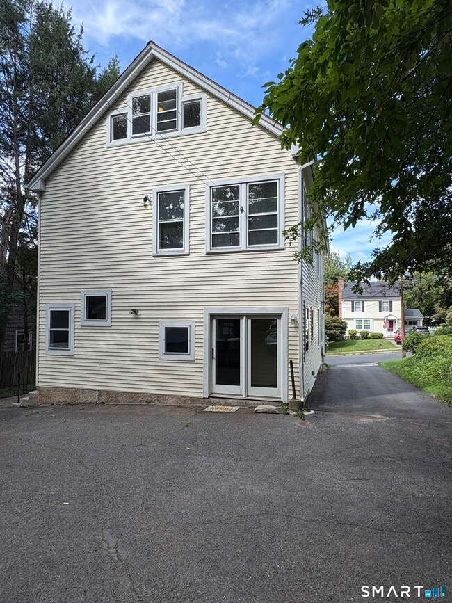 Building Photo - 40 Wooding St