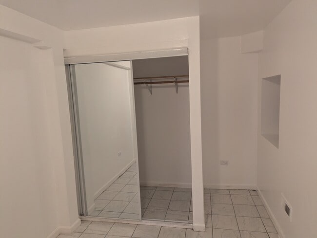 Bedroom 1 Closet - 1318 S Kolin Ave