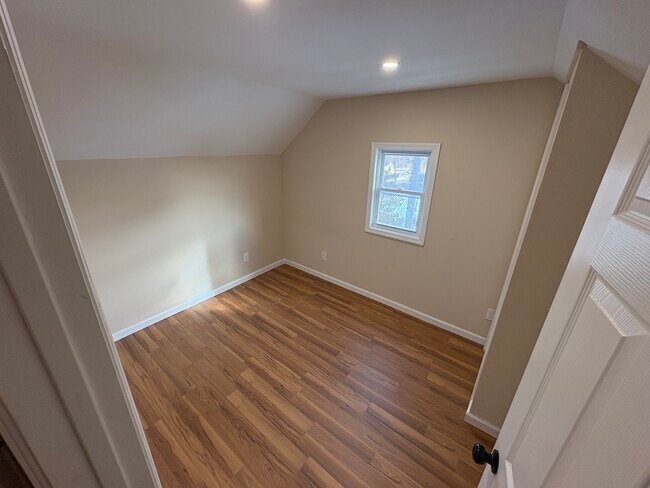 Foto del edificio - 60 Lynbrook Dr