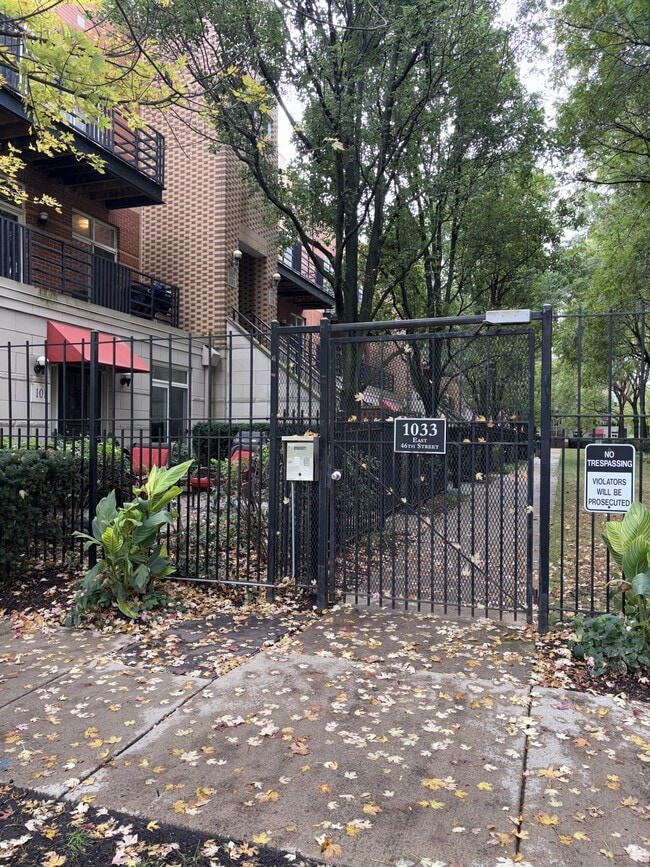 Building Photo - 1033 E 46th St