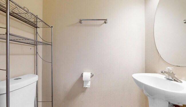 Building Photo - 5881 Moonstone Ct