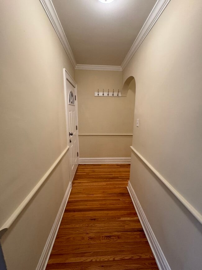 Building Photo - 2221 W Arthur Ave