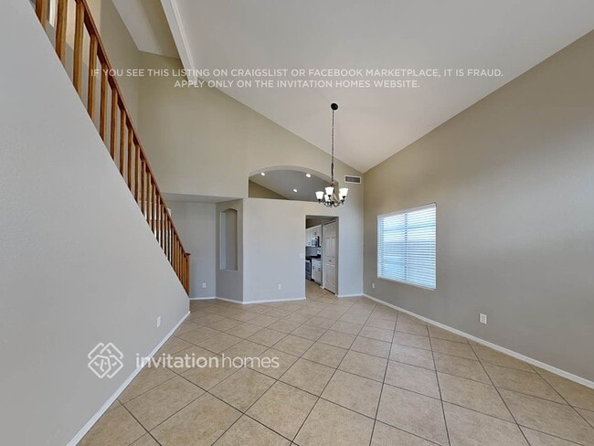 Building Photo - 3048 E Millbrae Ln