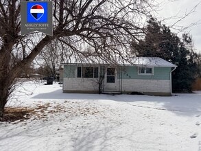 Building Photo - 1343 Jim Bridger Ave