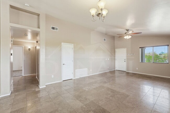 Foto del edificio - 2339 W Dillon Rd