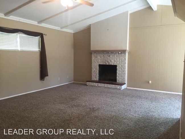 Building Photo - 4 br, 2.5 bath House - 1521 Pineywood Drive
