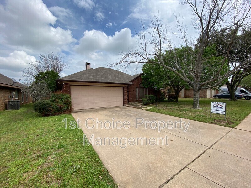 Primary Photo - 348 Parkview Dr