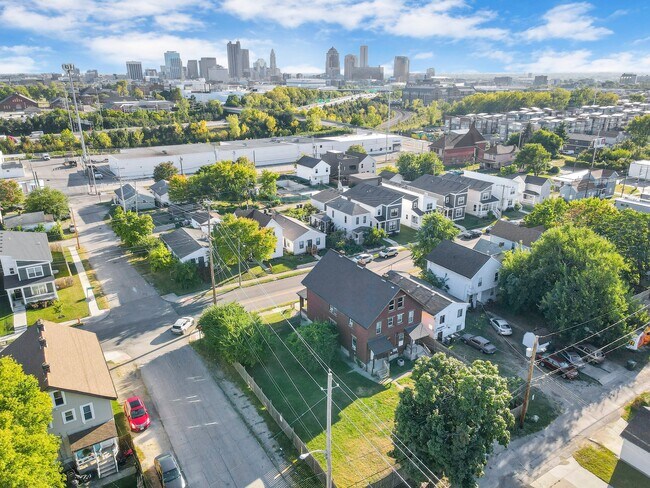 Foto del edificio - 614 E 2nd Ave