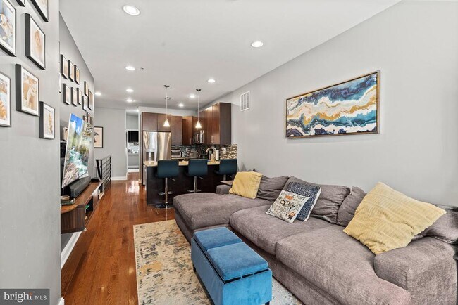 Foto del edificio - 2115 Carpenter St