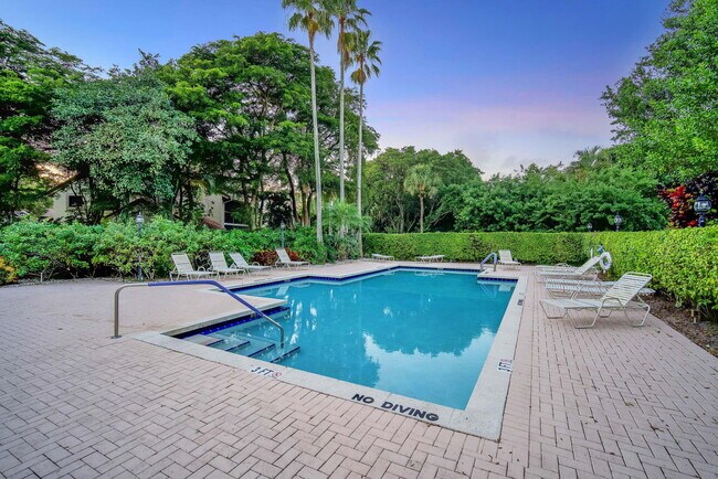 Building Photo - 5640 Coach House Cir