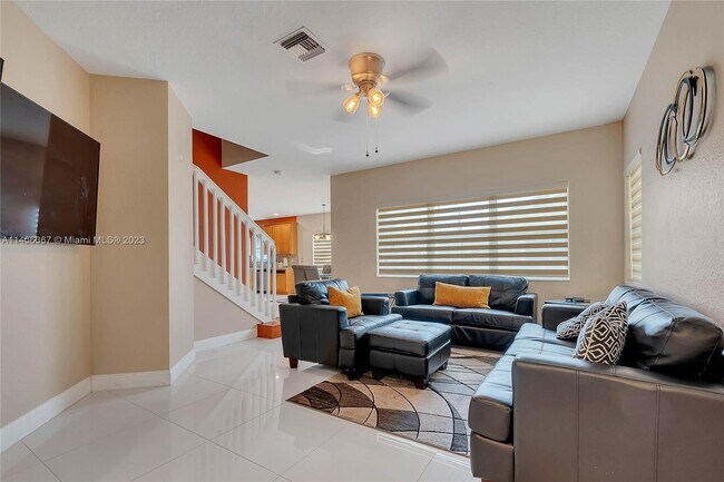 Building Photo - 917 NW 127th Ave