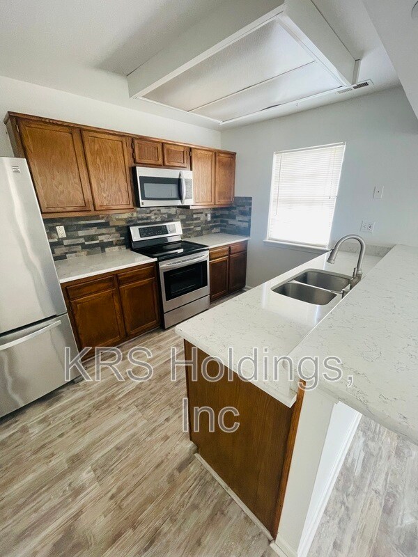 Foto del edificio - 332 Ferdinand Cir