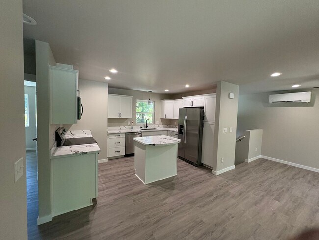 Building Photo - Beautiful New Construction Home with Priva...