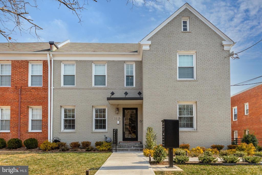 Foto principal - 2215 40th St NW