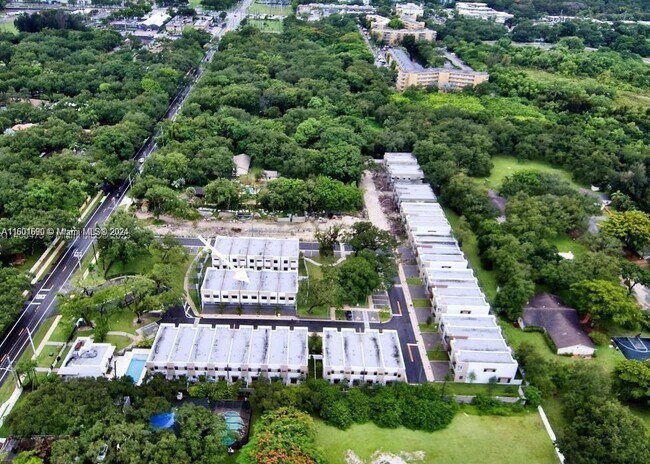 Foto del edificio - 4130 S oaks Pl