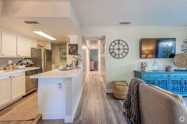 Interior Photo - Charleston