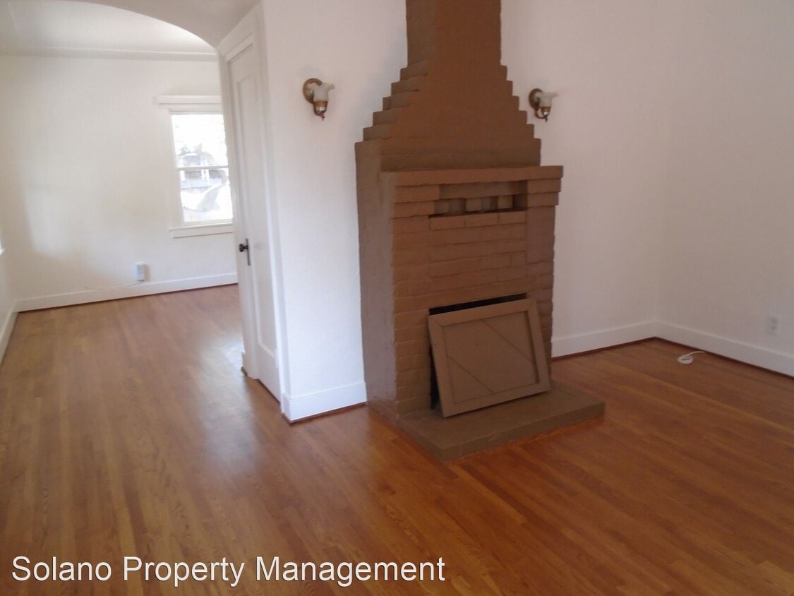 Building Photo - 445 E H St