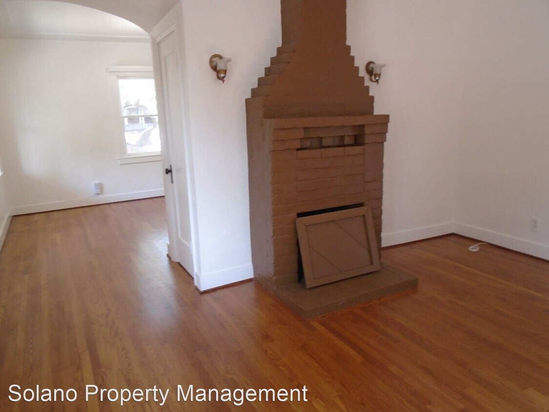 Foto del edificio - 445 E H St