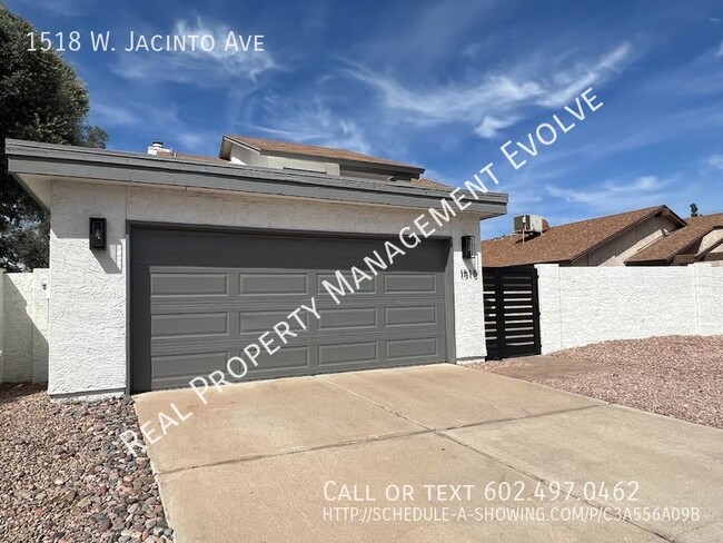 Building Photo - Beautiful 3 bed/2.5 bath in Mesa!