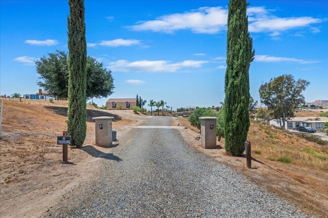 Building Photo - **Spacious 2-Bedroom Home In The Heart Of Wine Country**